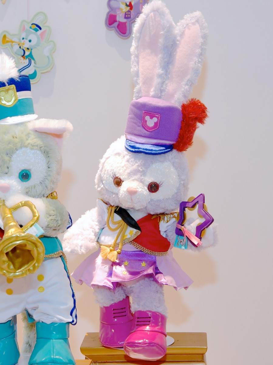 マーチングバンドに扮したダッフィーたちが35周年をお祝い！東京