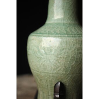 中国陶磁 龍泉窯 七官青磁 紫檀意台 瓶/花瓶 P339｜骨董店 のびる 古