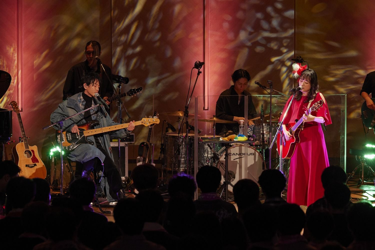 大原櫻子 10周年スペシャルコンサートに佐藤 健がサプライズ登場