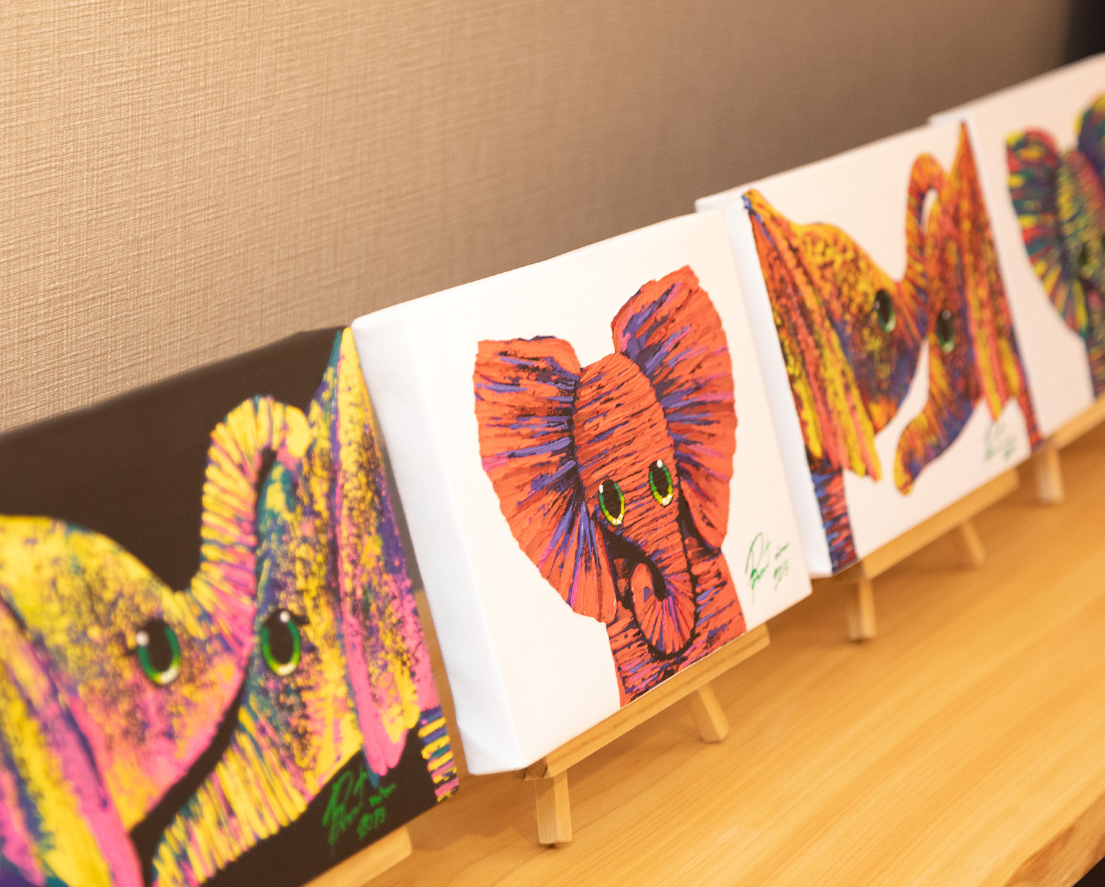 ゾウのキャンバスアート・絵画を販売【一点もの】 - EIGHT HAPPINESS