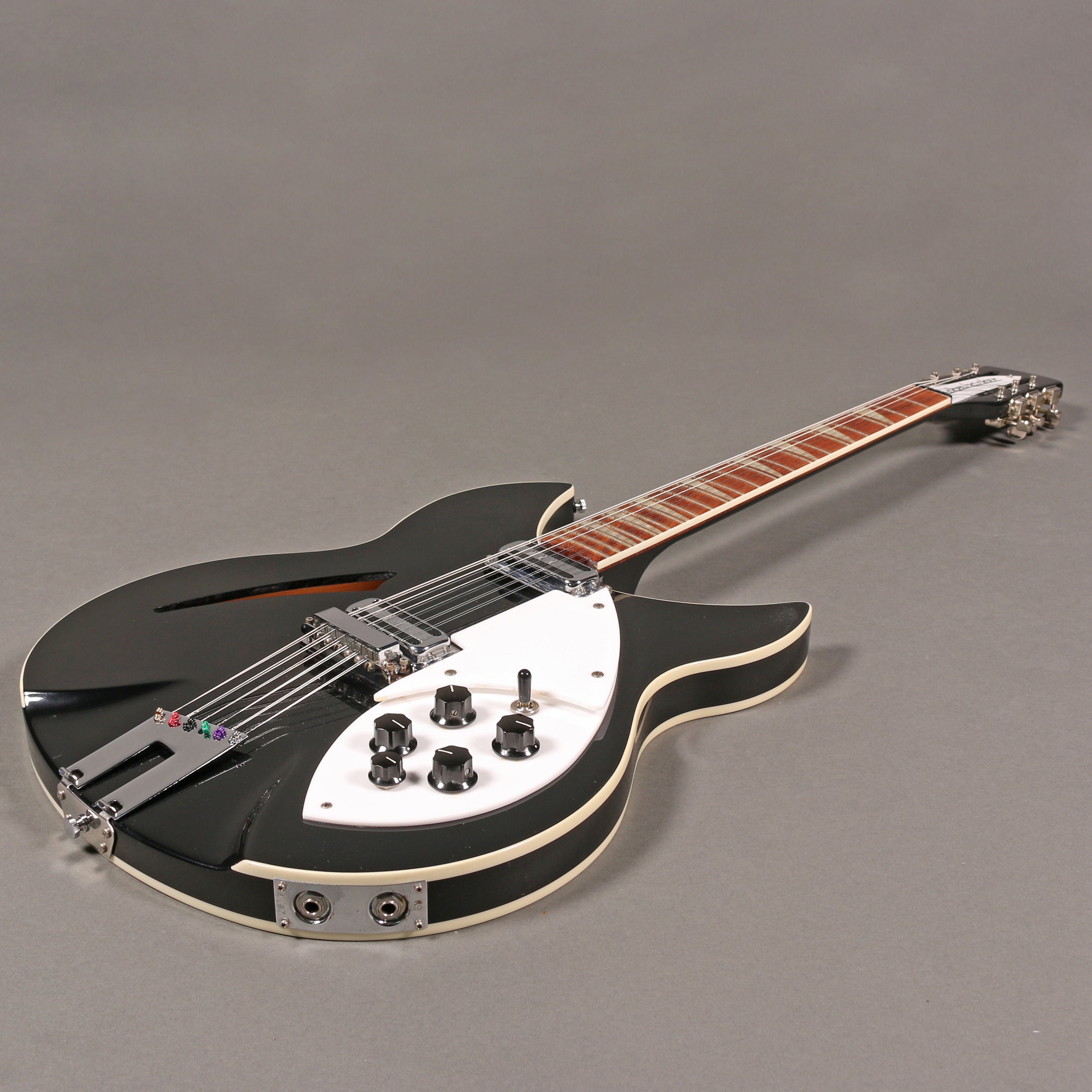 Rickenbacker 360 タイプ Model 360: The Ultimate Hollow Body Guitar