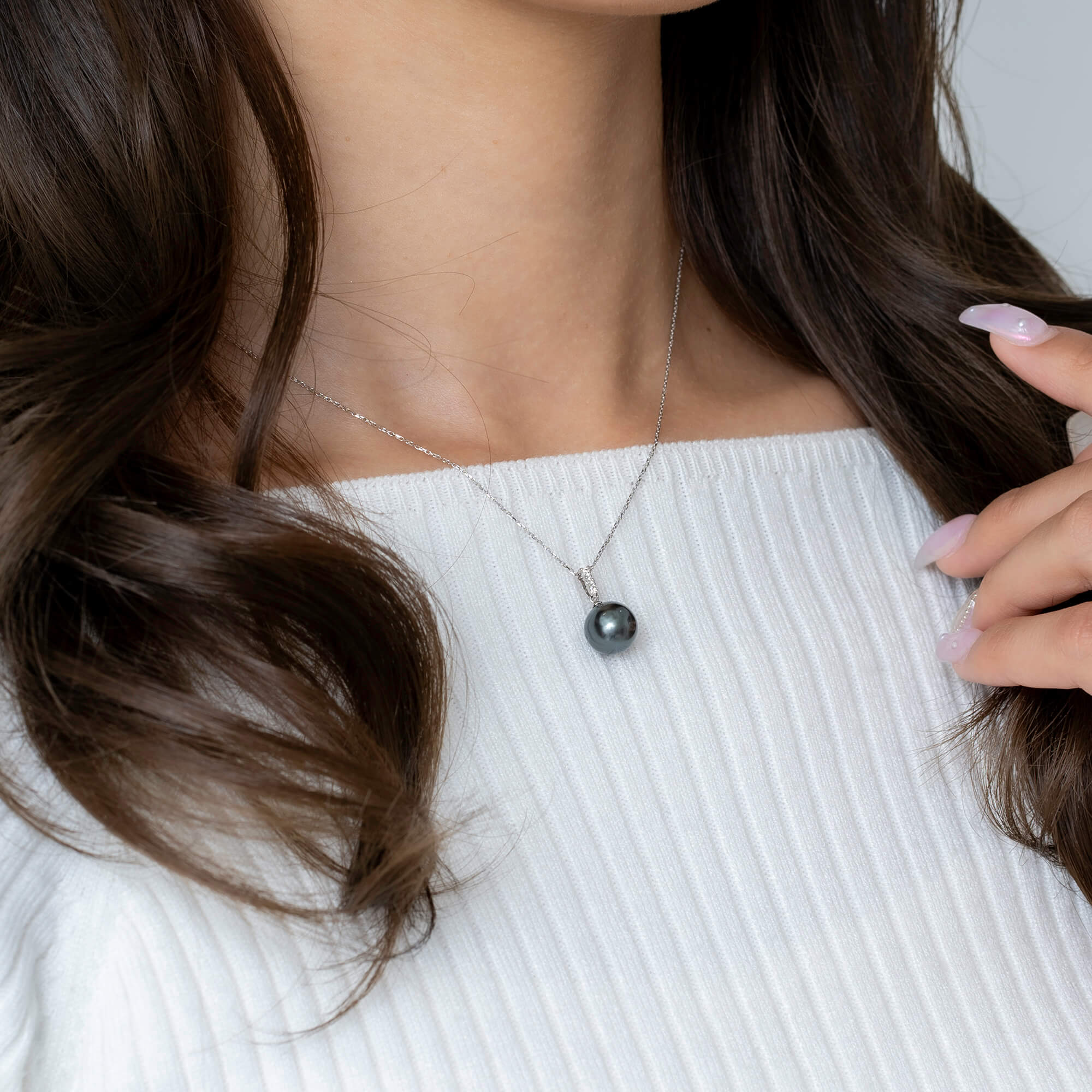 pt900黒蝶真珠ペンダント クリアランス