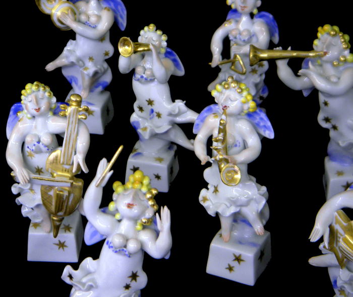 マイセン靴を持つ天使 アンティークフィギュアマイセン靴を持つ天使