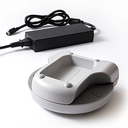 LOVOT1.0（初代）本体、ネスト（充電器）、洋服3枚、眼鏡、鼻セット