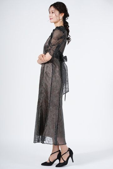 LILY BROWN エンボスグリッター刺繍ブラウンドレス (M) をレンタル