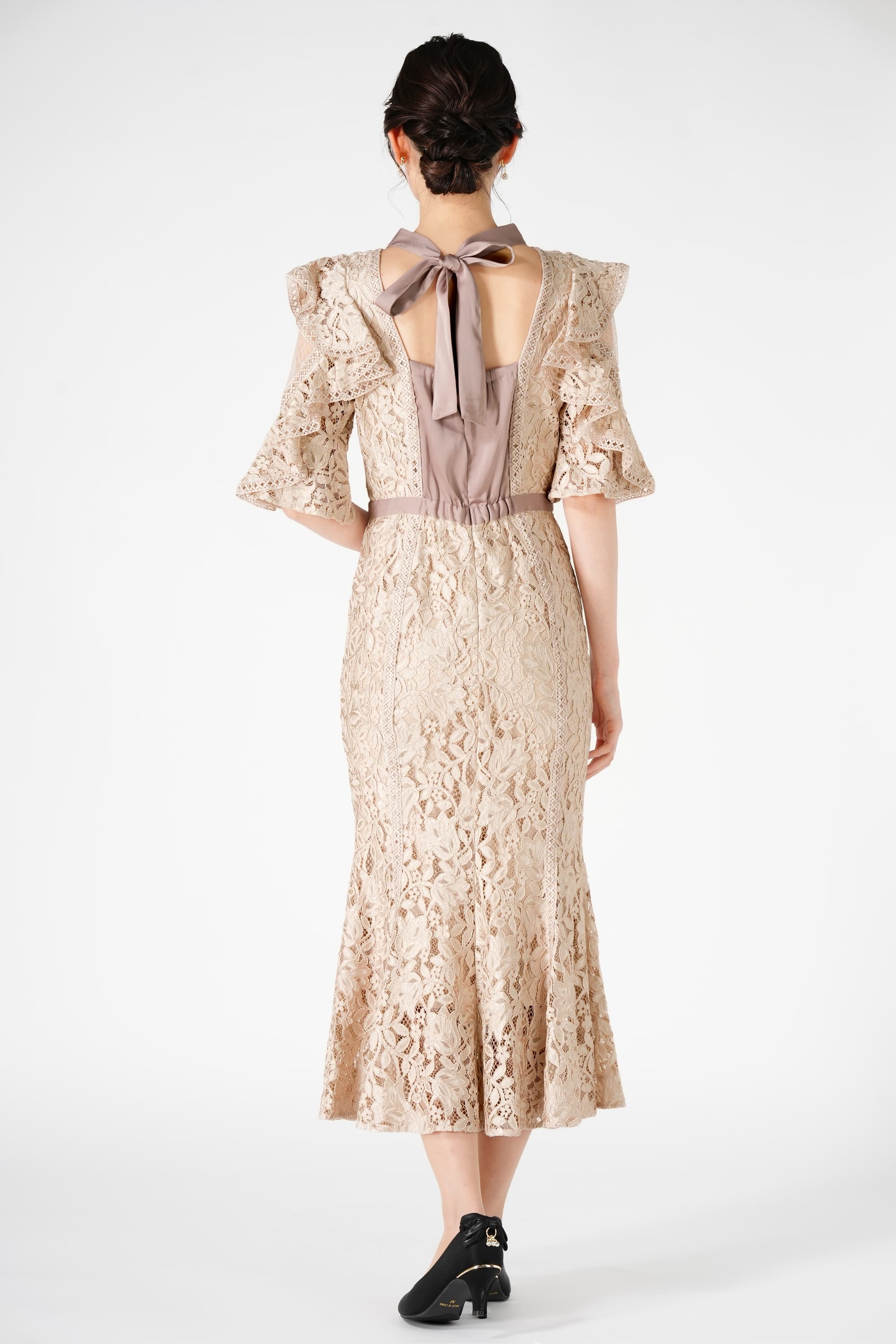 LILY BROWN 花柄レースバックリボンピンクドレス (M) をレンタル