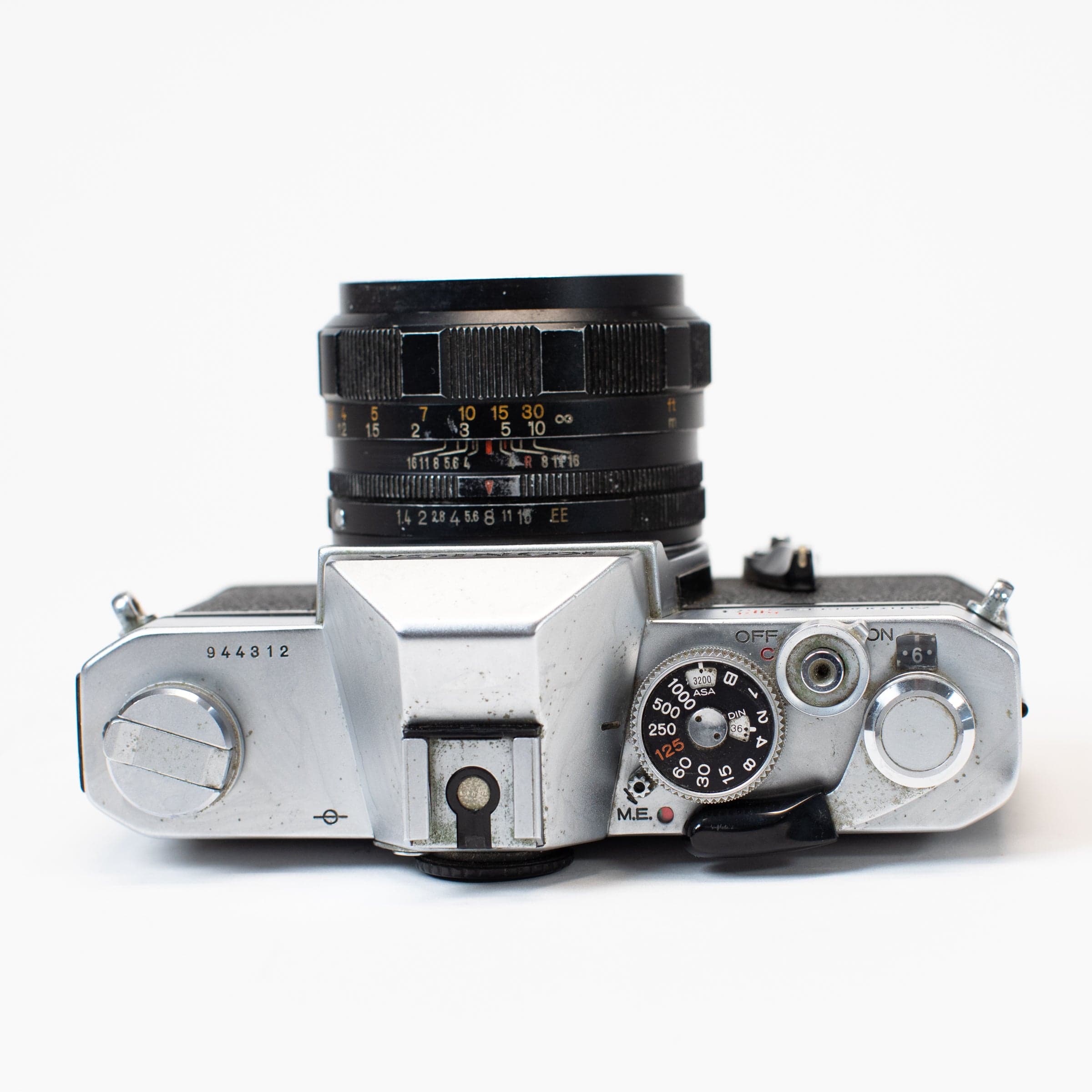 Konica Autoreflex T3 with 57mm f/1.4 Hexanon – Film Supply Club