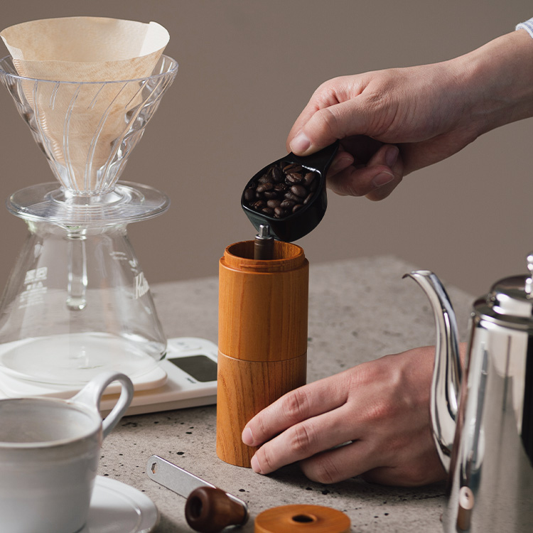 SHIRASAGI】けやきのセラミック コーヒーミル | 藤巻百貨店