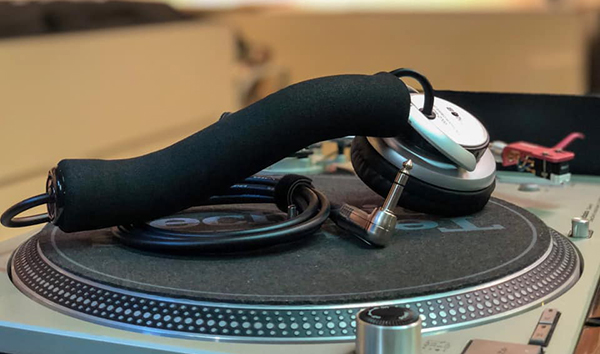 DJミキサー専用 SONY MDR-Z700 Amazon.co.jp: SONY 密閉型ヘッドホン