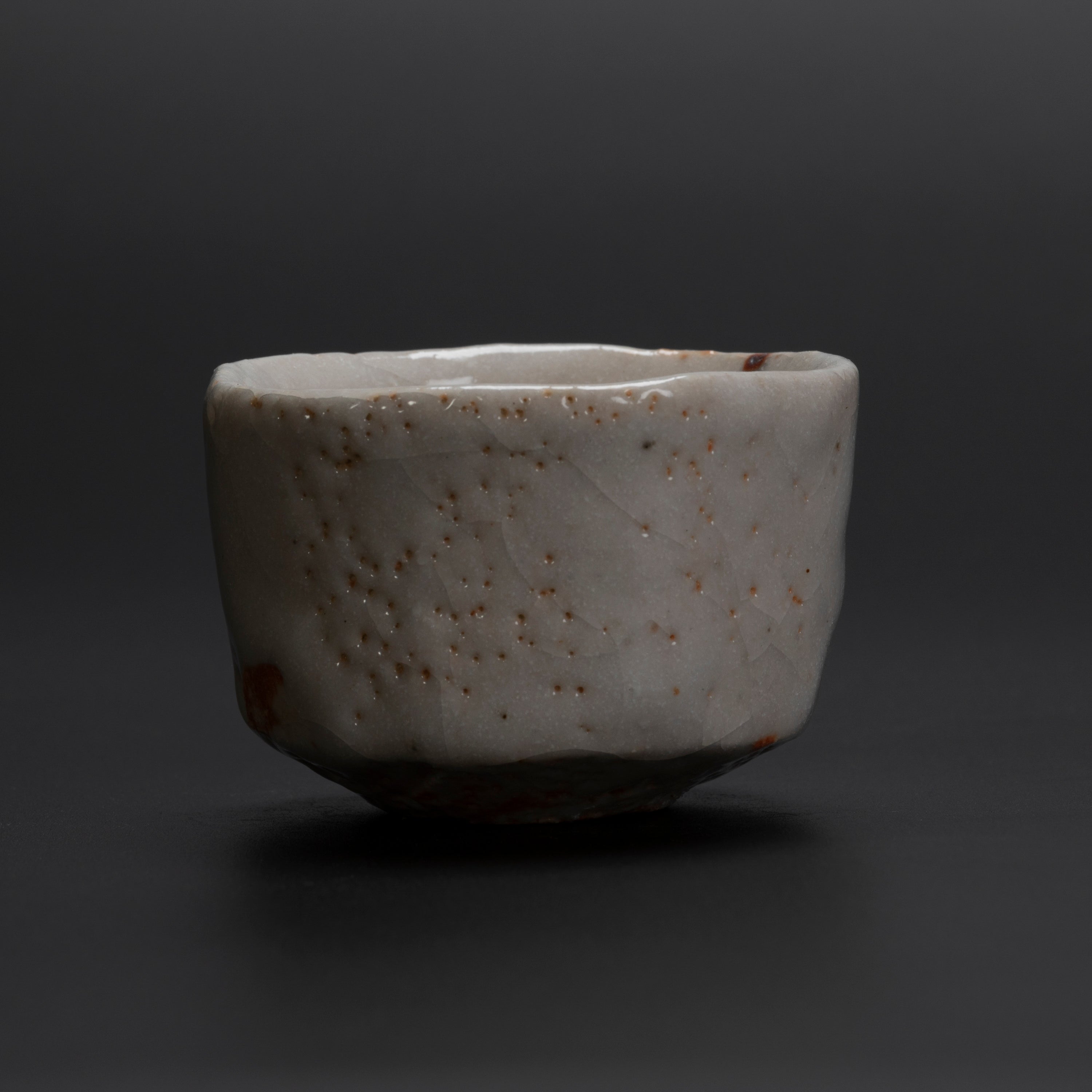 ♥絵志野 ぐい呑み 桐箱付き ㉓ 志野 ぐい飲み 骨董品 ♥絵志野