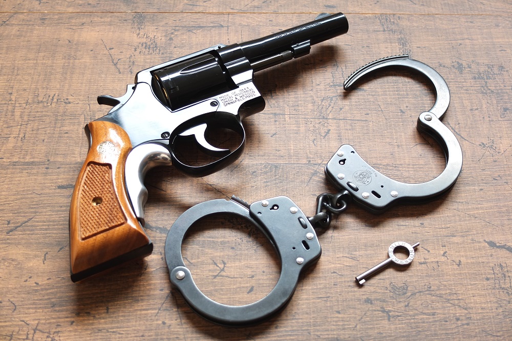 Smith&Wesson Handcuffs Model 100-1 BLUE: GFCのモデル玩具箱