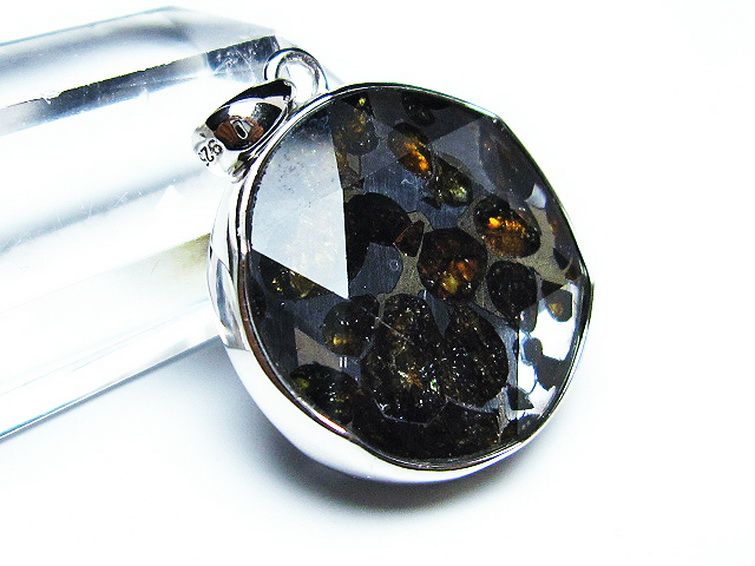 パラサイト隕石 かんらん石 大衛星ペンダント[T453-2984]