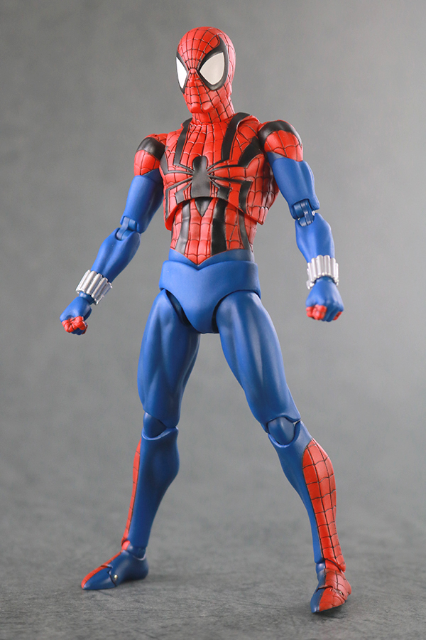割引 mafex スパイダーマン ベンライリー スカーレットスパイダー