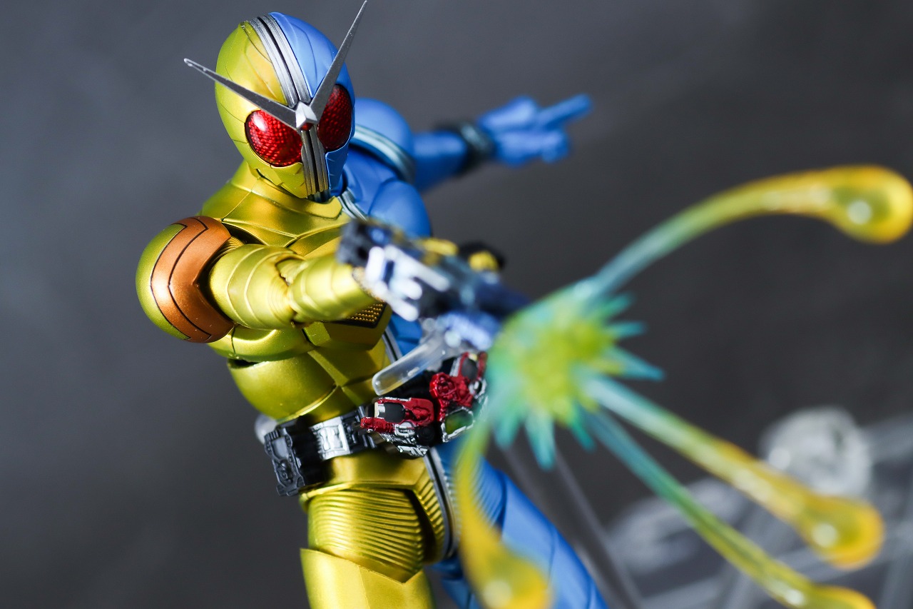 S.H.フィギュアーツ 真骨彫 仮面ライダーW ルナトリガー ヒートメタル