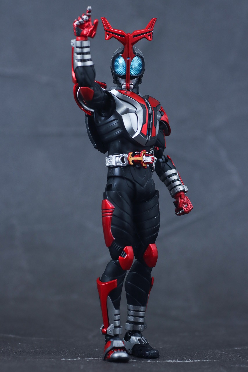 s.h.figuarts 真骨彫 コレクション 仮面ライダー カブト ハイパー