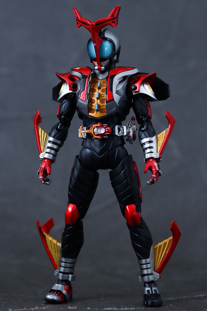 仮面ライダー カブト ハイパーフォーム 真骨彫 10th S.H.Figuarts（真