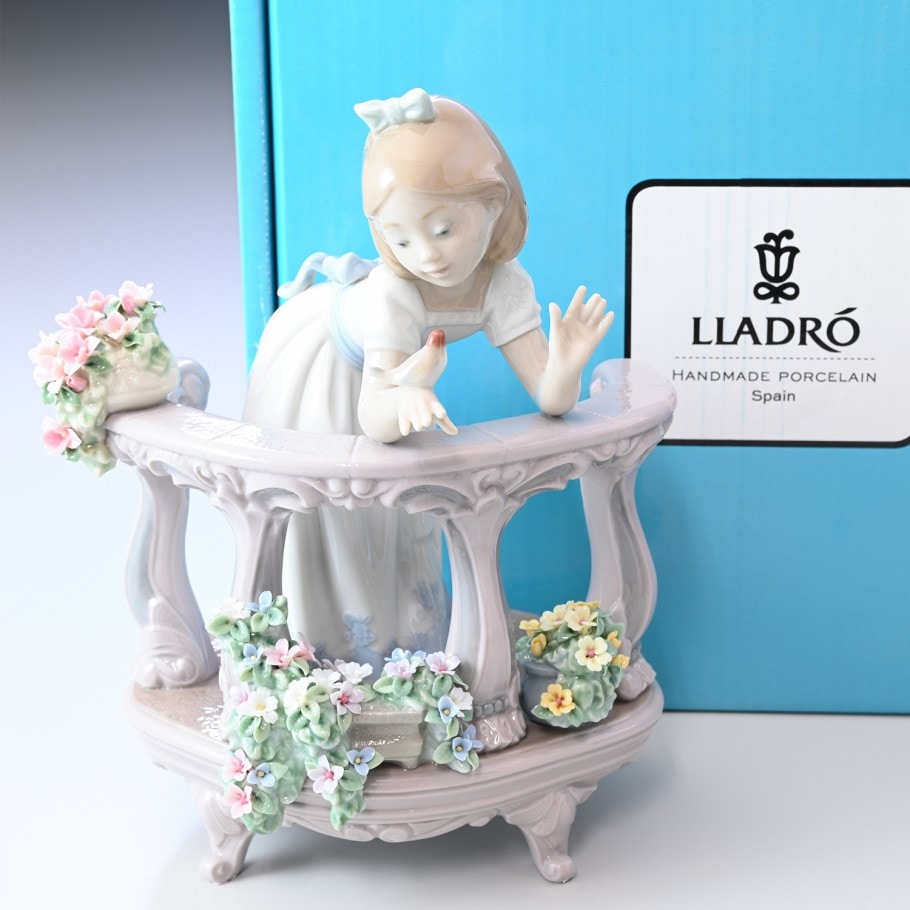 LLADROリヤドロフィギュリン大型女性犬花籠美品