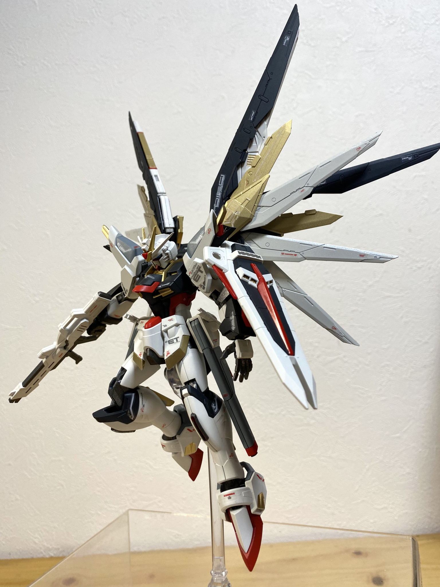 HG マイティーストライクフリーダムガンダム 完成品 【公式通販】