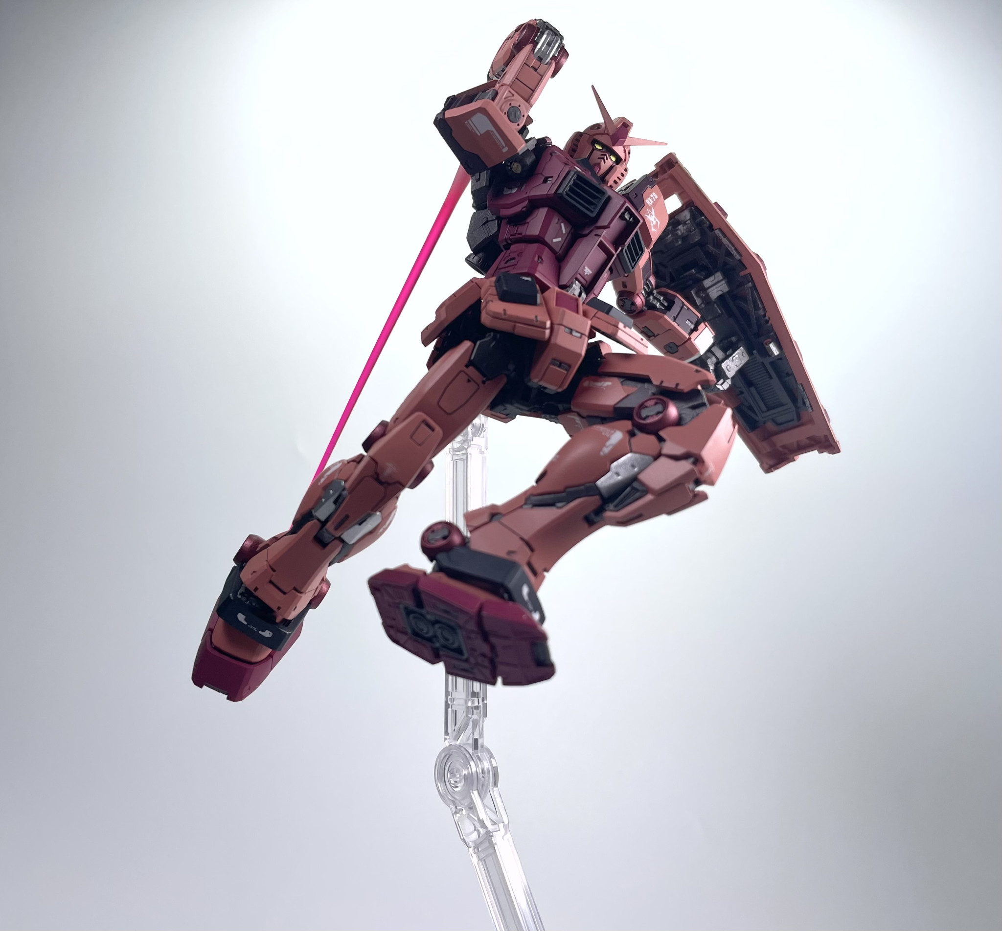 RGガンダムver2.0 キャスバル専用機カラー｜Takanaさんのガンプラ作品