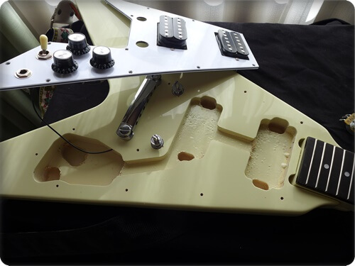 Bacchus の小さなフライングV BFV-Mini レビュー | ギター改造ネット