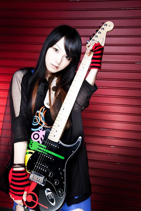 今日のギター女子 ： SCANDAL（スキャンダル） MAMI【ギターニュース.com】