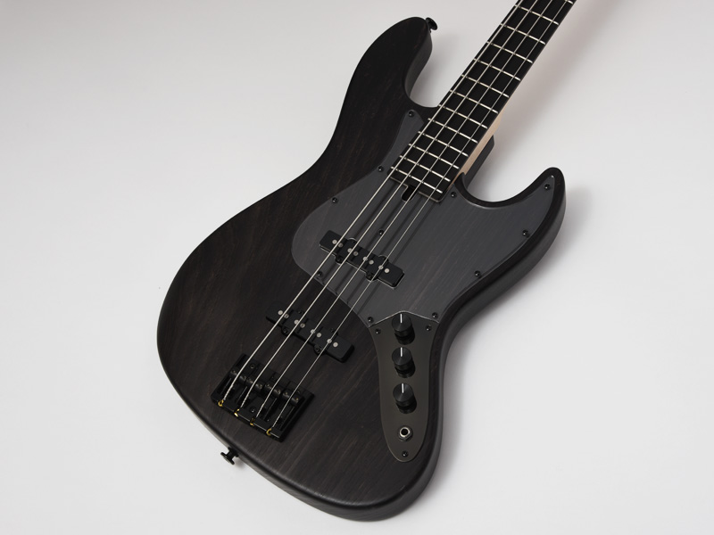 エレキギターベース】Bacchus HANDMADE Seriesに漆黒のオールブラック
