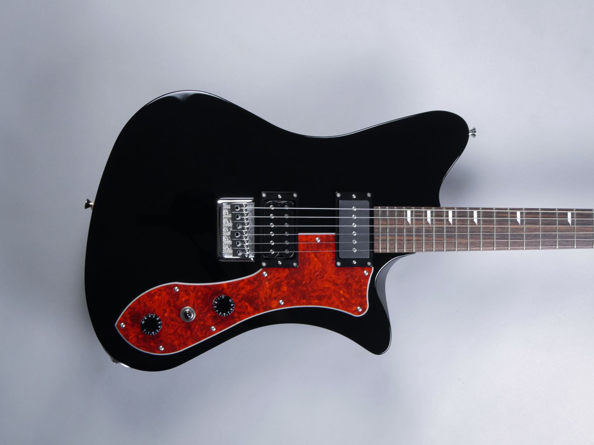 エレキギター・ベース】-RYOGA-選び抜かれた木材と高品質なペグ