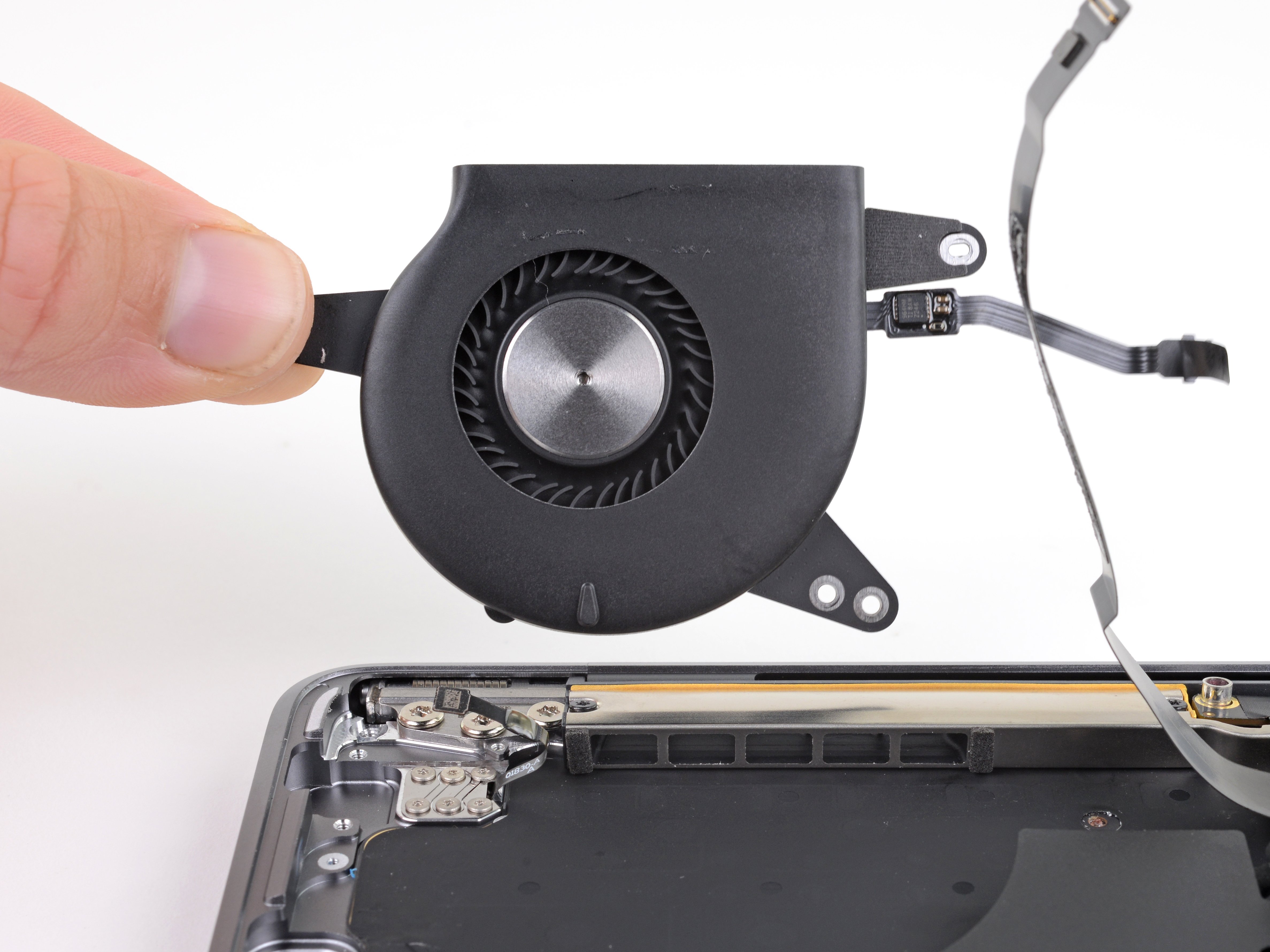 MacBook Air 13インチ Retina Display Late 2018 ファンの交換