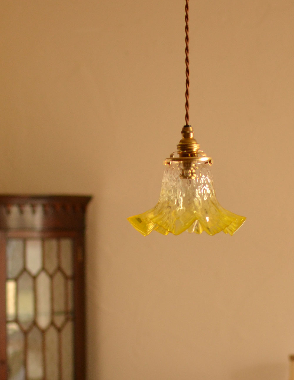 アンティーク イエロー ゴールド ランプシェード フリルデザイン