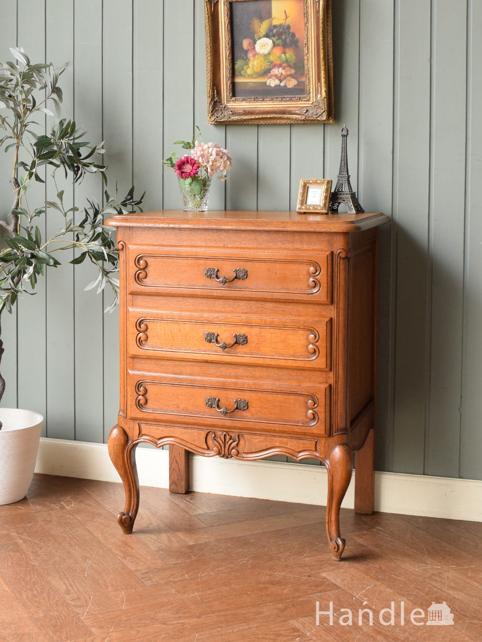 英国アンティークのドロワーチェスト、イギリスで見つけた優雅な整理