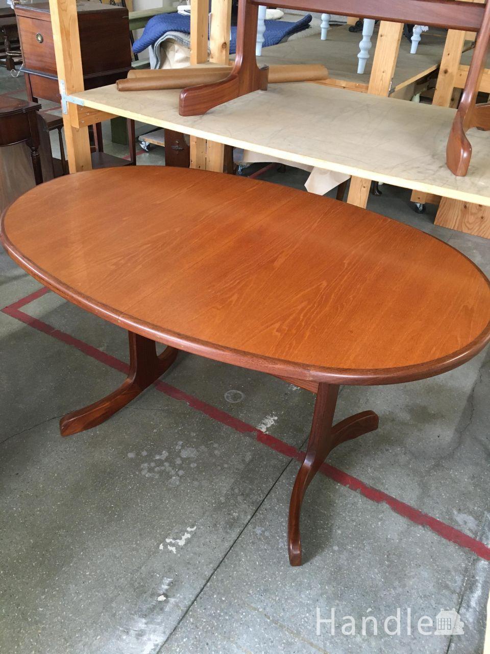 英国アンティークの伸長式テーブル、ツイスト足が美しいドローリーフ