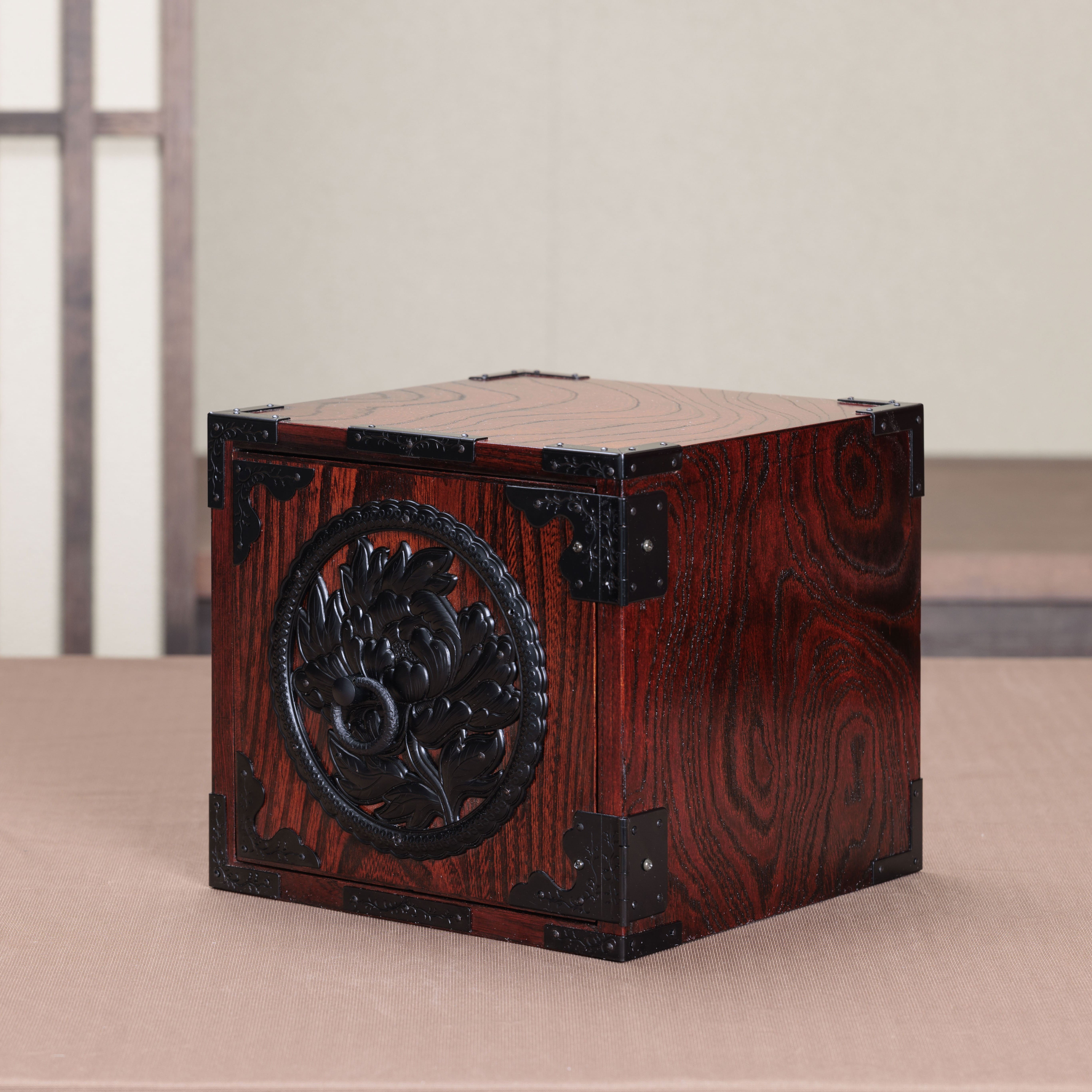 みちのく工芸 M924 手元整理箪笥 扉タイプ: TORIYOSE | HANEDA