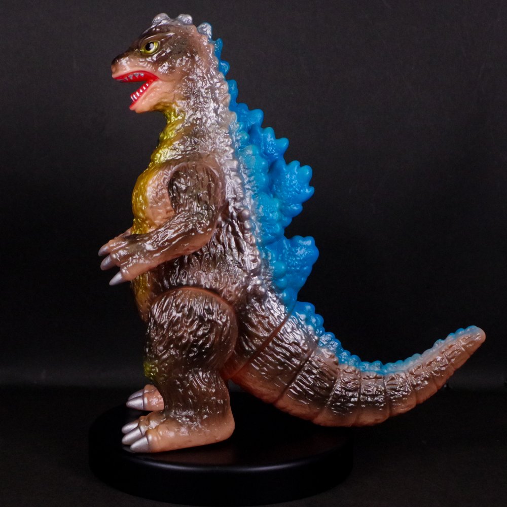 11月24日(日)より販売開始】【ブルマァク】ゴジラ50(ガンメタ)が登場