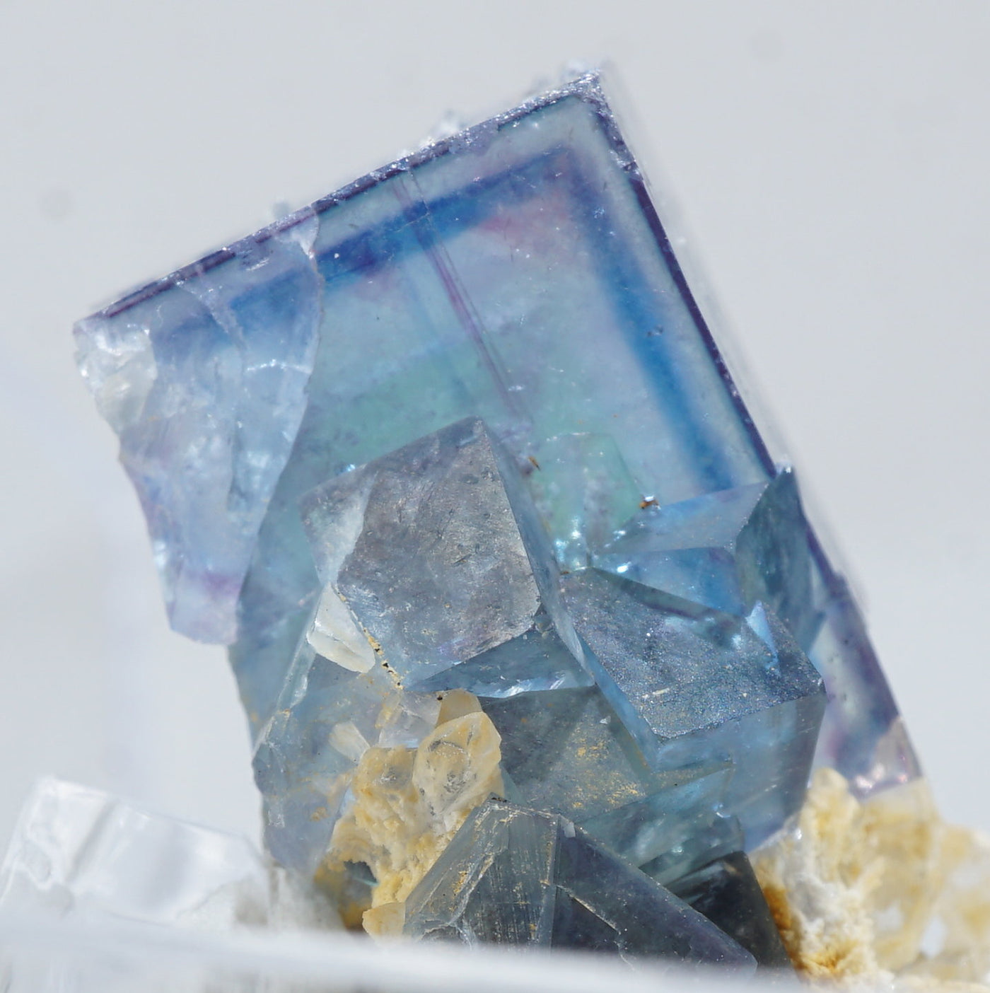 ナミビア・オコルス産 フローライト – 天然石ハッピーギフト