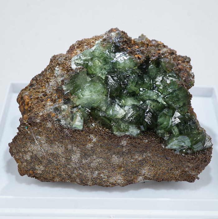 希少鉱物ラドラマイト(Ludlamite)