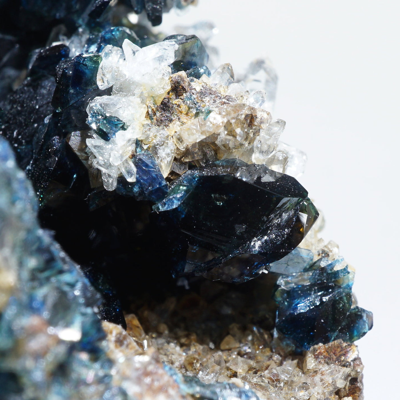 高品質》カナダ Yukon準州産 ラズライト(天藍石)・水晶 – 天然石