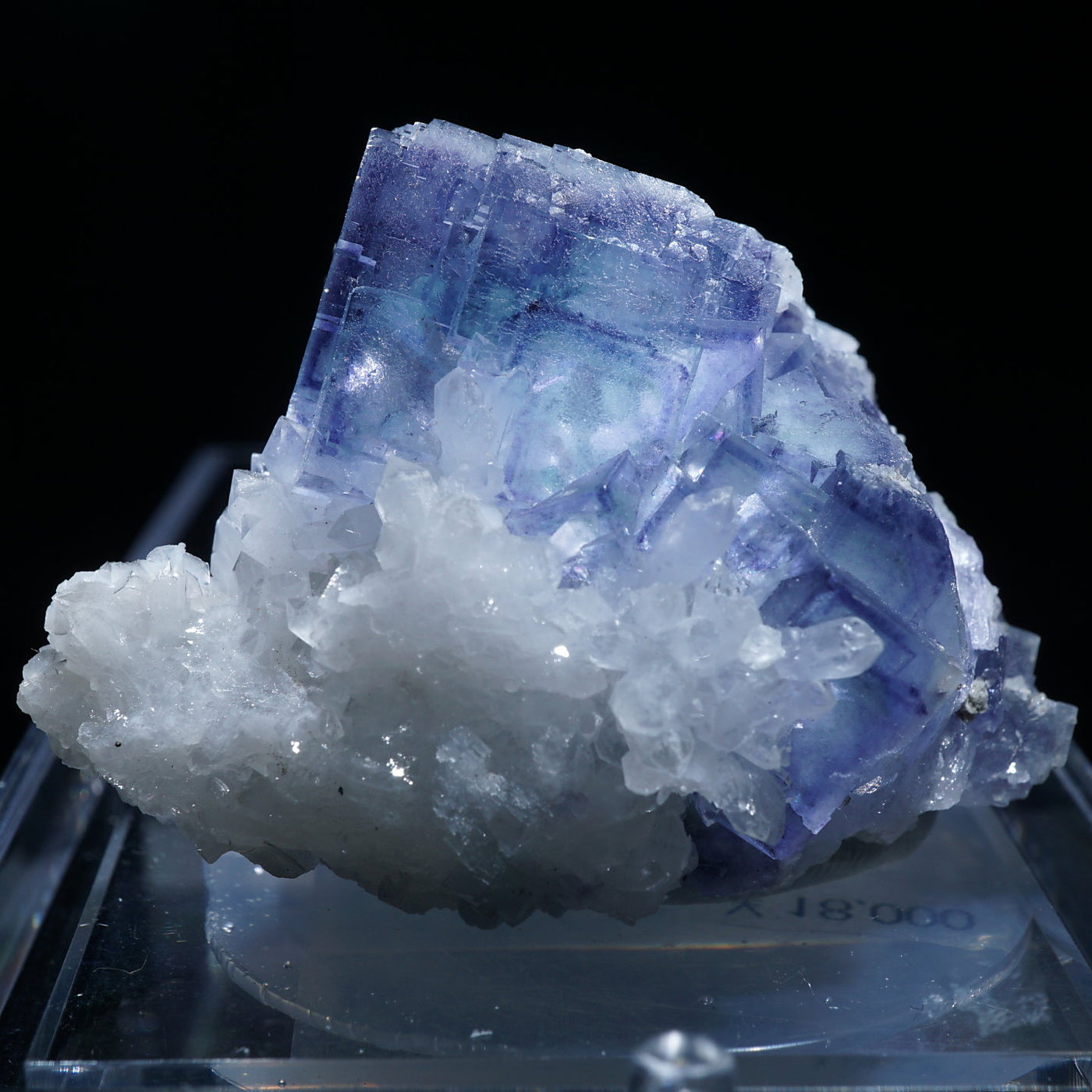 中国 ヤオガンシャン産 フローライト・水晶|ハッピーギフト – 天然石