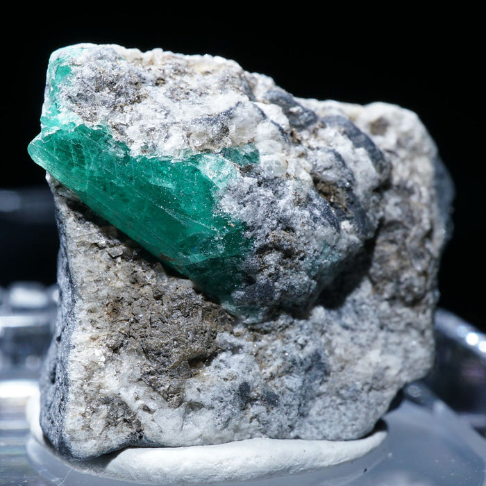 コロンビア産 母岩付エメラルド – 天然石ハッピーギフト