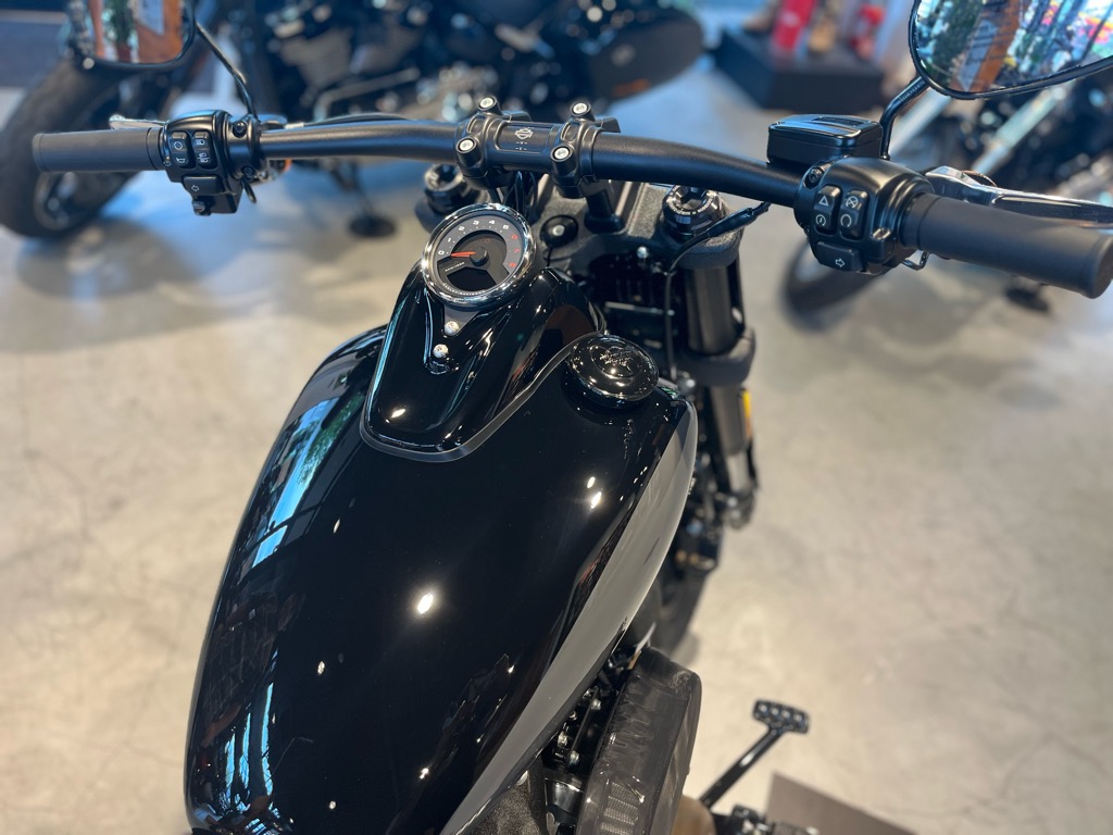 キ*ョ様 ハーレーダビッドソン 2023 ファットボブ114 純正タンク キ*ョ