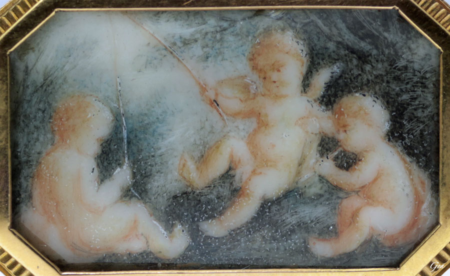 遊ぶ姿が何とも可愛らしいスリーエンジェルのエナメルミニアチュールの