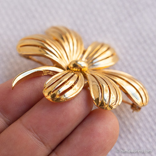 Trifari トリファリ-ゴールド・ボーホーフラワー・ヴィンテージ