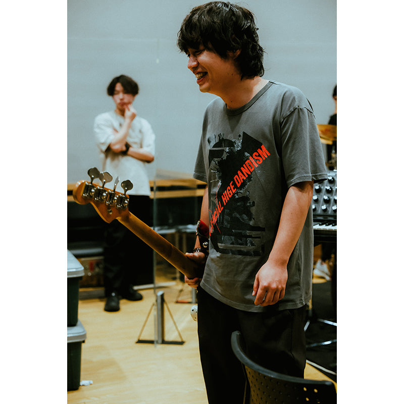 UNOFFICIAL- Tシャツ (Lサイズ) – Official髭男dism ONLINE STORE