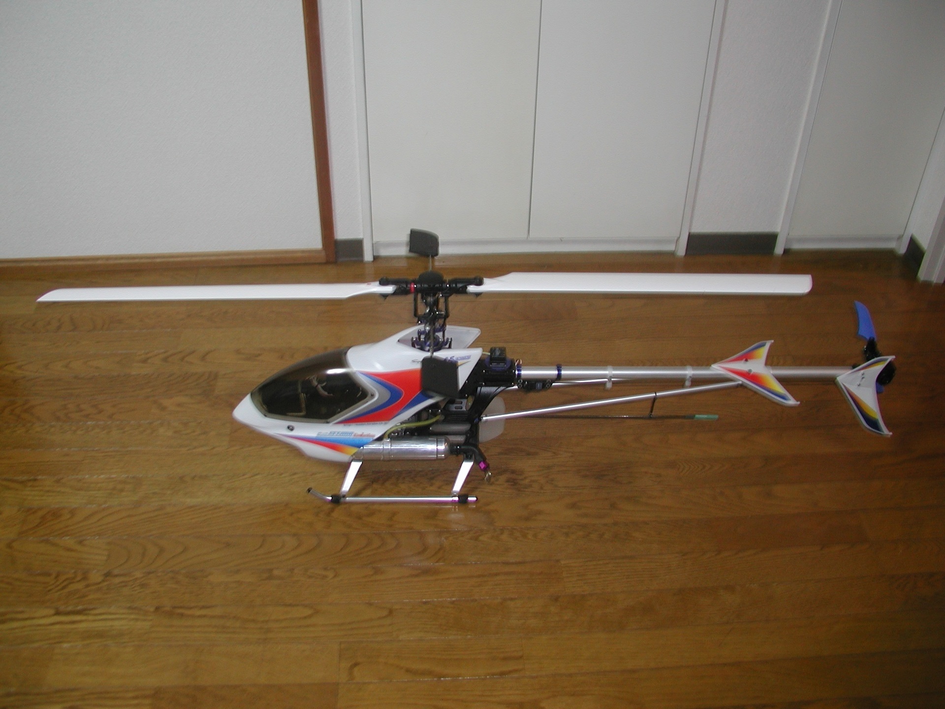 ヒロボー シャトルスカディ Evo フタバT8J 【公式通販】