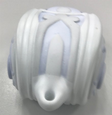 メイドインアビス』「殲滅卿の白笛」の実物大レプリカが登場！ひもを