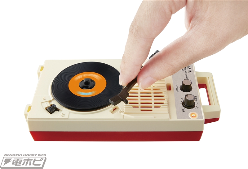 家電ガジェット「ザ・昭和シリーズ」が始動！テレビを叩く、レコードに