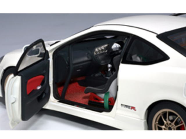 AUTOART 73251 1/18 ホンダ インテグラ （DC5） タイプR 無限