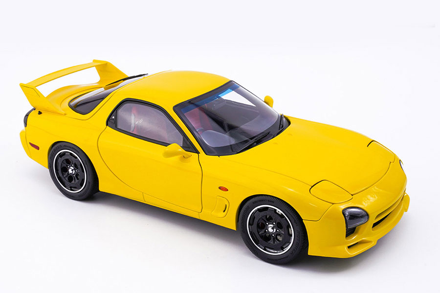 イグニッションモデル イニシャルd. FD3s. 1/18 Ignition Model 1:18