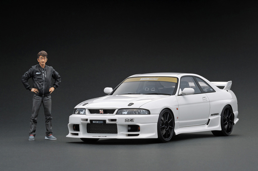 IG1924 1/18 TOP SECRET GT-R (BCNR33) White With Mr. Smokey Nagata