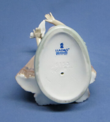 珍蔵 珍品 不思議な文字が刻まれた 盃 御猪口 酒杯 酒器 です。 珍蔵