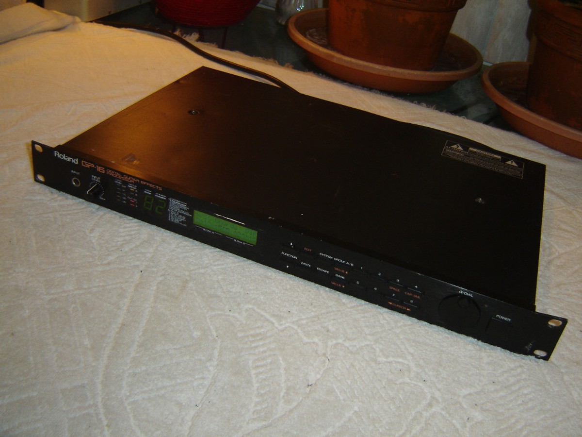 Roland GP-16 デジタルギターエフェクトプロセッサー MEGA 80s TONE